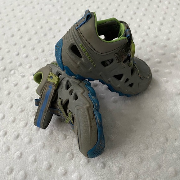 Merrell Toddler Shoes (size 6) - Picture 2 of 6